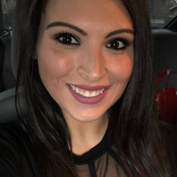 Meet Your Posher 💕 Mandy 🙋🏻‍♀️ - Picture 2 of 5